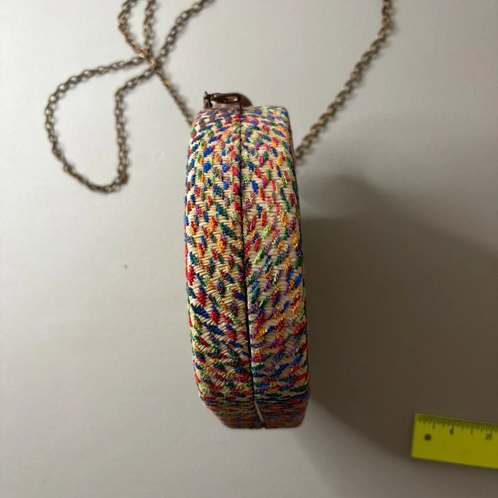Love Kuza Multi Woven Straw Round Crossbody Bag Rainbow Chevron Kiss Lock Clutch